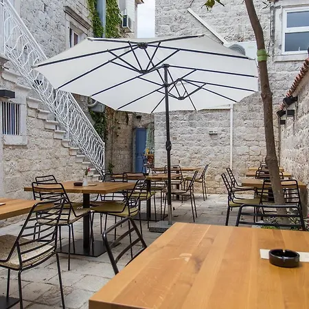 מלון Bifora Heritage 4*