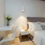 ホテル ビフォラ ヘリテージ トロギール